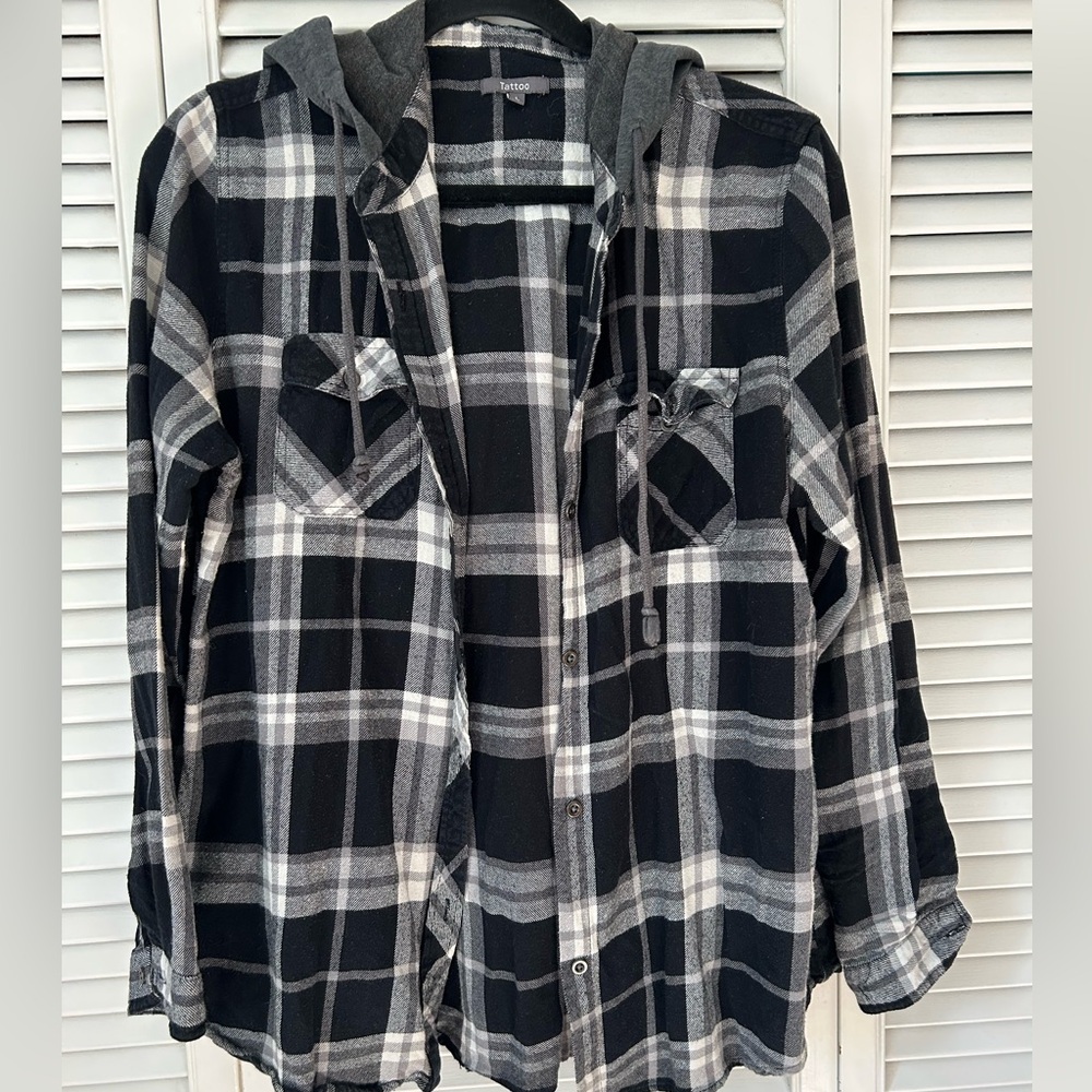 Black and Gray Plaid Long Sleeve Top